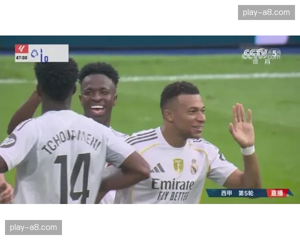 姆巴佩进球后指向维尼修斯,巴黎球星用行动声援反种族歧视 姆巴佩进球后指向维尼修斯,巴黎球星用行动声援反种族歧视