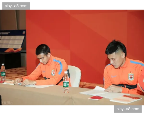 【2026年4月中超联赛·赛前·动态赛前动态:多支球队加练禁区前沿间接任意球配合,寻求破密防新招 【2026年4月中超联赛·赛前·动态赛前动态:多支球队加练禁区前沿间接任意球配合,寻求破密防新招