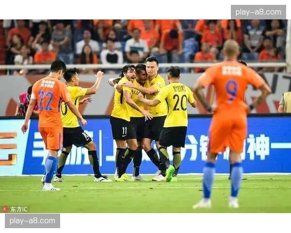 裁判委员会内部会议，强调对禁区内肋部区域犯规动作的统一判罚尺度